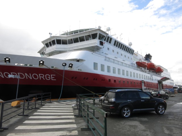 Hurtigruten_2015-06-19_09-50